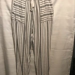 Vince Camuto Pants. NEW! Size S